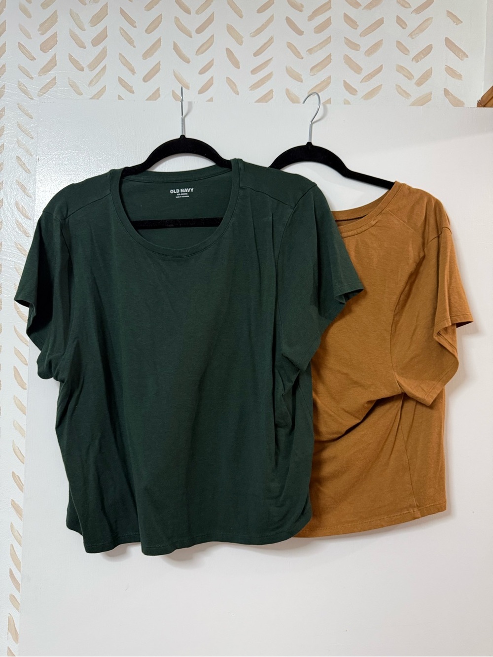 Old Navy Women's Tee Bundle - Forest Green and Khaki XXL